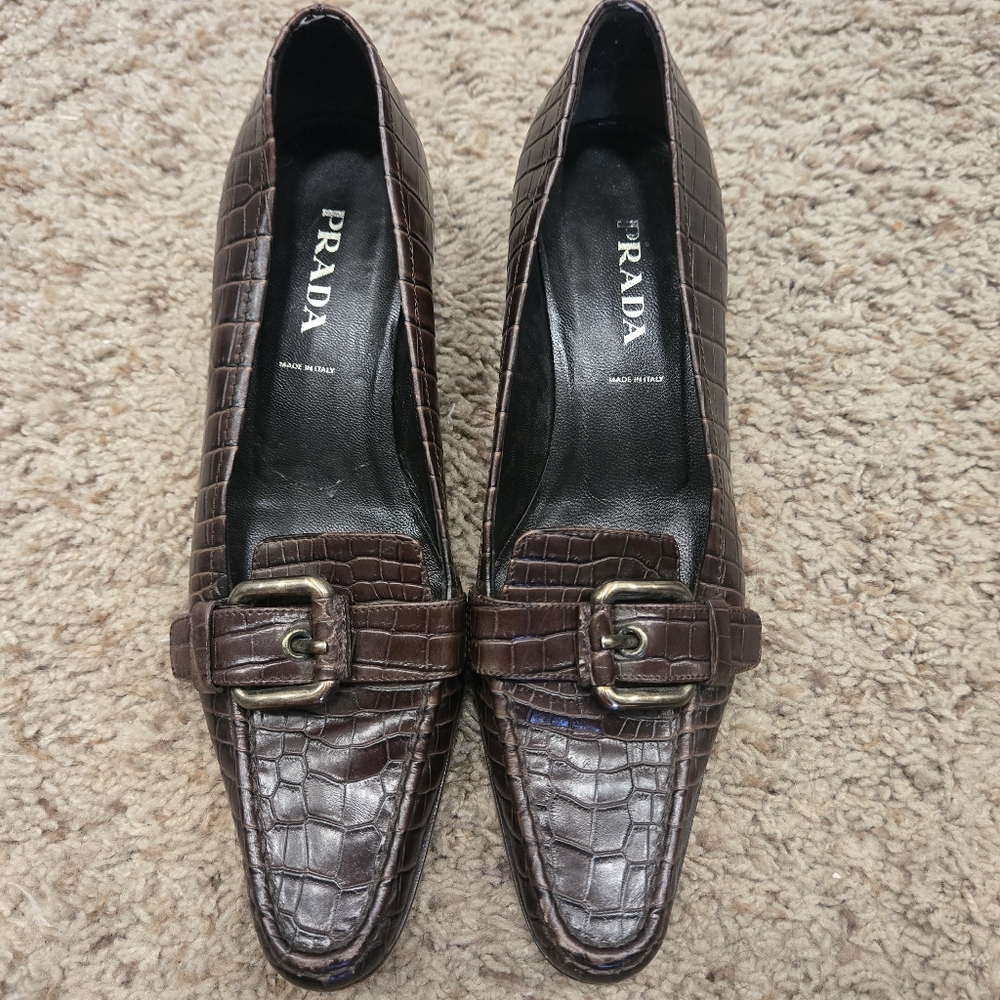 Prada Women's Brown Croc-Embossed Loafers Size 37.5